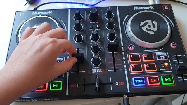 Numark Party Mix DJ Session