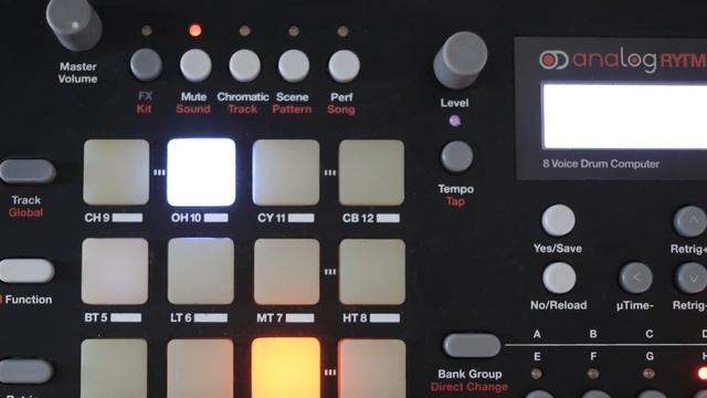 Futureretro XS Demo смотреть онлайн