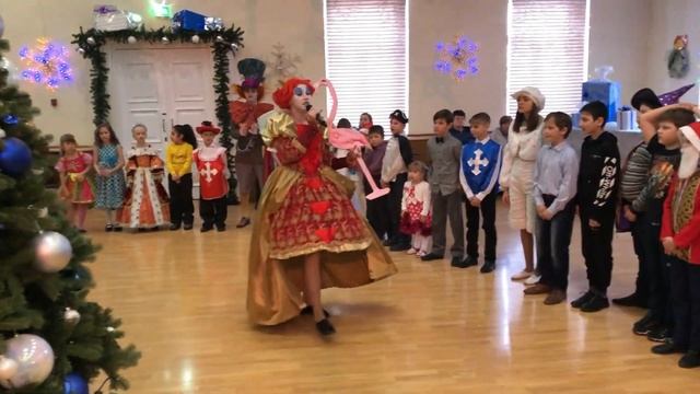 Новогоднее путешествие Алисы смотреть онлайн