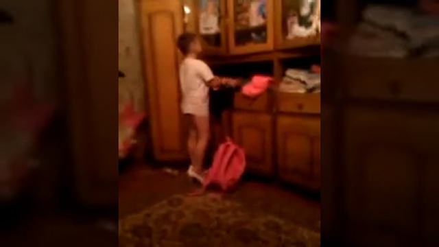 Даня в школу собирался, одевался, обувался смотреть онлайн