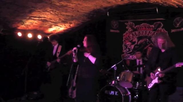 Red House (Cover) - Melanie Maie & The Biscuit Rollers смотреть онлайн