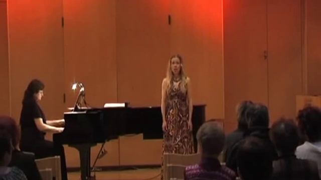 Sini Tuomisalo sings "Я помню чудное мгновенье..." (Михаил Глинка) смотреть онлайн