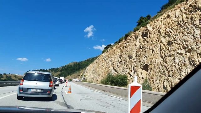 По дороге в Андорру, заехали в древний город Mont-Louis. Франция. Швейцарцы. смотреть онлайн