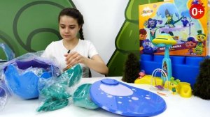 Распаковываем игровой набор Монсики - Собери площадку для Блюма в новом видео шоу для детей