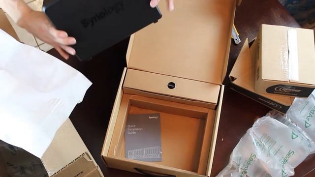 Gear Review | Unboxing Synology NAS DiskStation 720+ смотреть онлайн