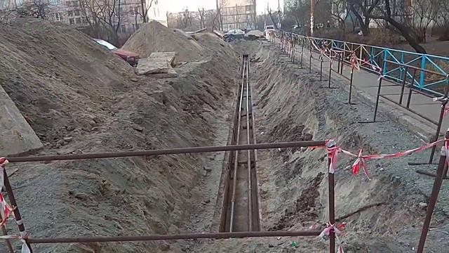 Систематические раскопки перед домом смотреть онлайн