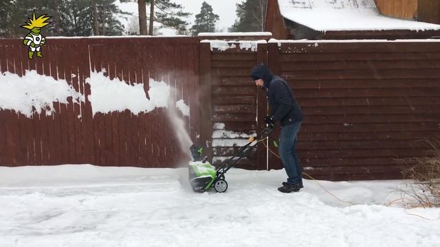 Электрический cнегоуборщик Greenworks 1800W GES13. Рубим наст смотреть онлайн