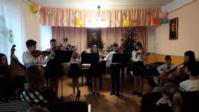 Чом ти не прийшов у виконанні ансамблю скрипалів під керівництвом Штих Зої Василівни смотреть онлайн