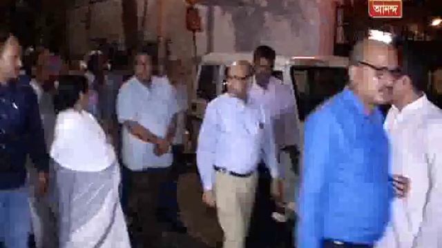 mamata visits Belle Vue Clinic at night to observe Abhijit's physical condition смотреть онлайн