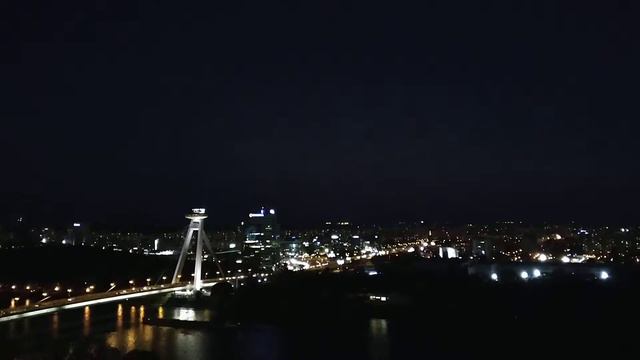 Братислава, красивый ночной вид смотреть онлайн