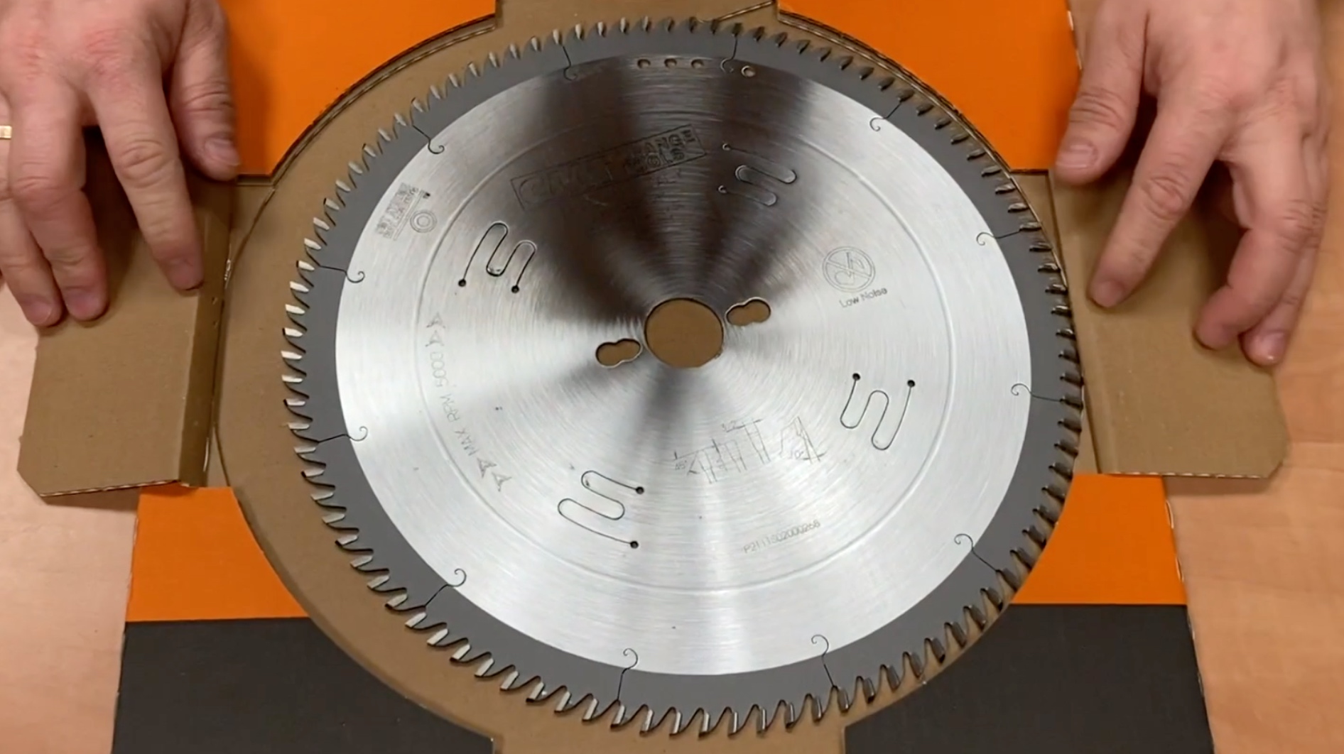 Какой пильный диск выбрать для чистого раскроя ЛДСП на форматном станке | Пилим чисто и без сколов смотреть онлайн