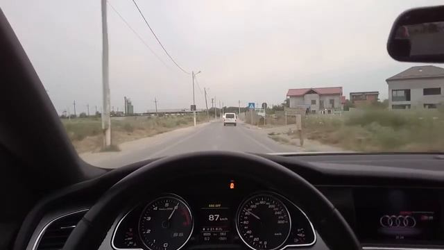 Audi S5 having a little fun смотреть онлайн