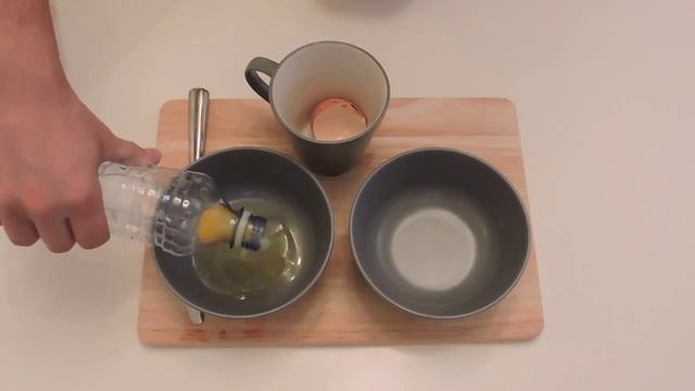 Как отделить яичный желток смотреть онлайн