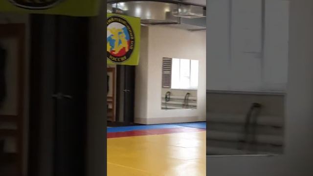В ожидании тренировки по дзюдо. смотреть онлайн