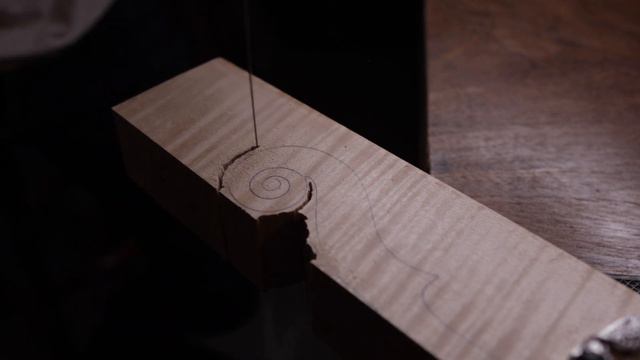 Violin making process explained (Documentary with Commentary) смотреть онлайн