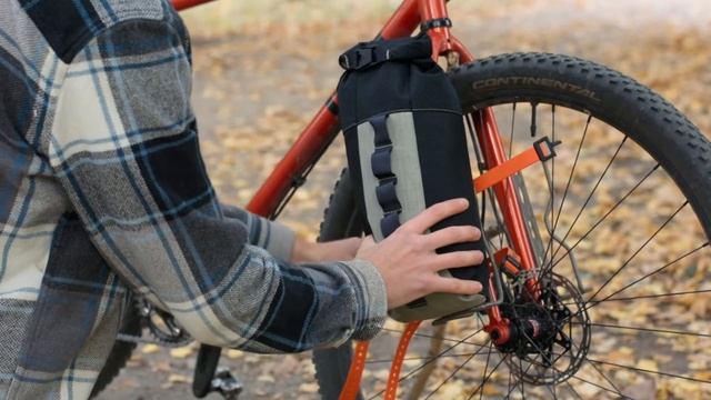 Установка сумки на вилку или "форкбэга" | MaseyBikepack смотреть онлайн