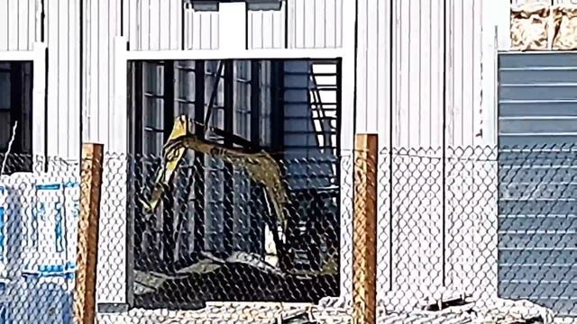 The Site Manager Says You Can’t Fly Your Drone (With Drone Footage) смотреть онлайн