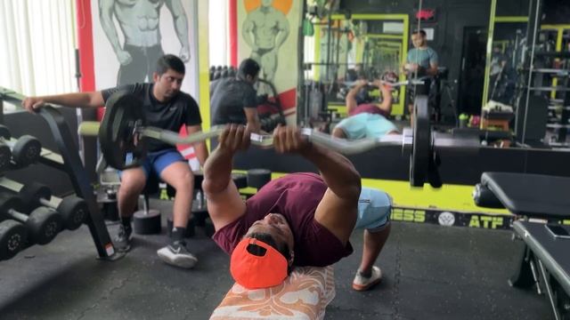 TRICEPS & BICEP??? #fitness #gymlife #fitnessgym #follows #gym #likesforlike #workout