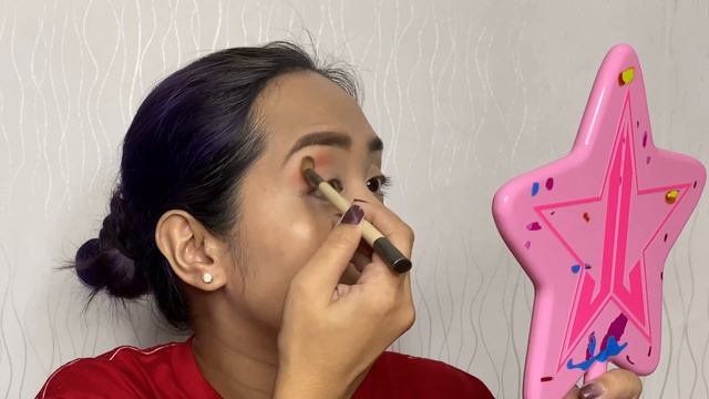 Colorful Eyeshadow Look using Jeffree Star’s Jawbreaker Palette - Gradient Yarn Inspired Eye Makeup смотреть онлайн