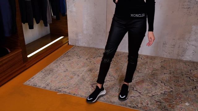 Новая коллекция Moncler // Осенний женский образ // Фирменный бутик в Лакшери Store // Тренды 2020 смотреть онлайн