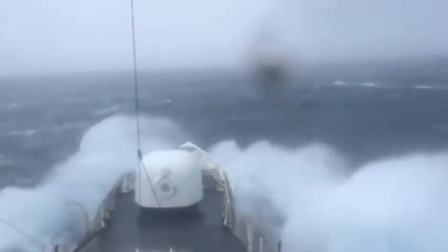 Kodiak, Alaska, crew makes daring rescue in rough weather смотреть онлайн