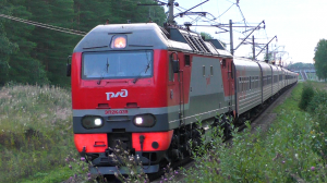 ЭП2К-039 со скорым поездом Екатеринбург - Анапа
