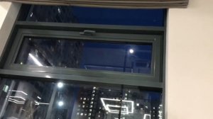 Монтаж римских штор в Екатеринбурге - подключение электропривода.mp4