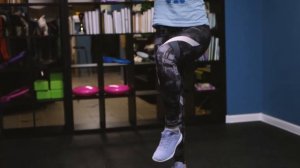 Упражнения на гимнастической полусфере [Фитнес студия МайFit]
