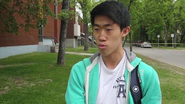 Kelvin HS students react to a stabbing that occured on school grounds смотреть онлайн