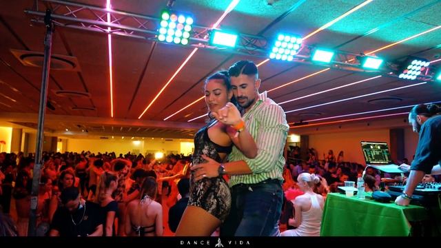Kike Bachatero master on the stage | Kike and Ivana | Barcelona bachata festival смотреть онлайн