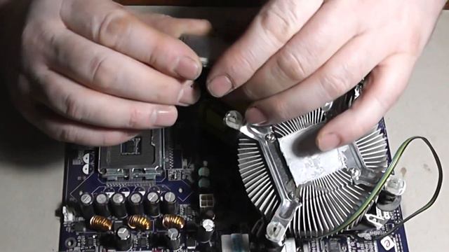 Братский подгон. Электронные платы и шнуры. Заработок на разборе. смотреть онлайн