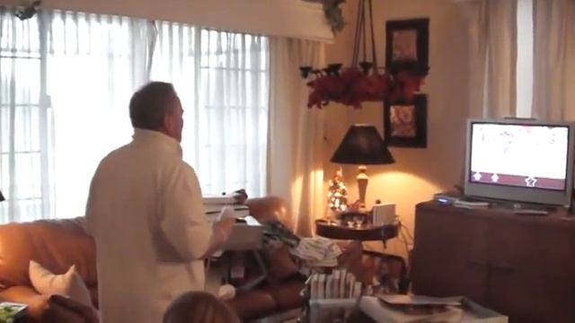 Sto Sr plays the Hannah Montana Wii Game смотреть онлайн