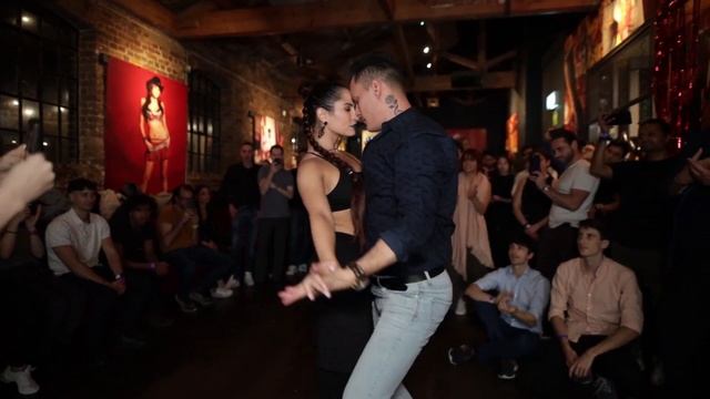 Roger Cracco & Stephanie Lucero Bachata Demo 2023.11.02. Wild Bachata Thursday by BOS смотреть онлайн