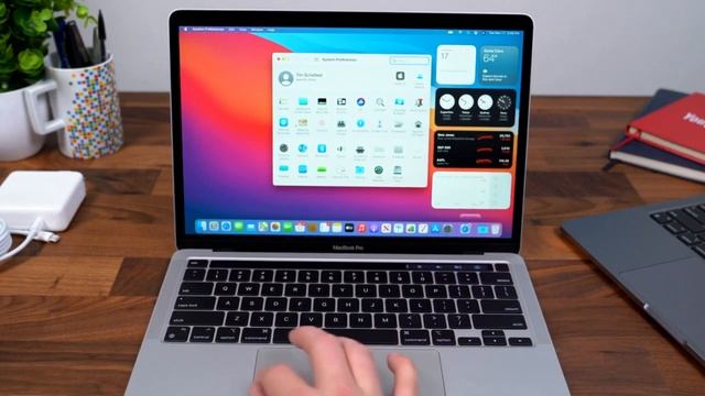 2021 Apple MacBook Pro with Apple M1 Chip смотреть онлайн