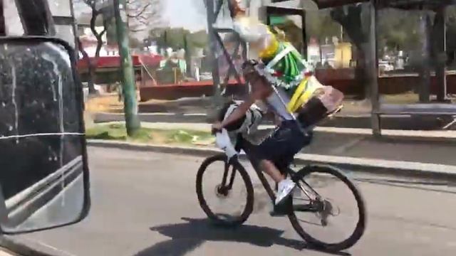 Вот тебе светой Януарий)))) смотреть онлайн