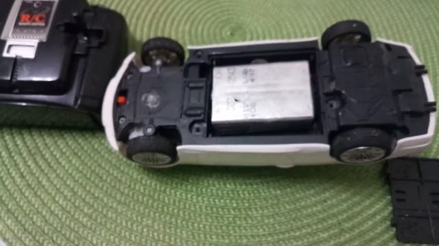 Телефонные аккумуляторы вместо батареек для игрушечного автомобиля смотреть онлайн