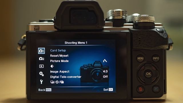 Olympus OM-D E-M10 MK III and E-M10 MKII смотреть онлайн