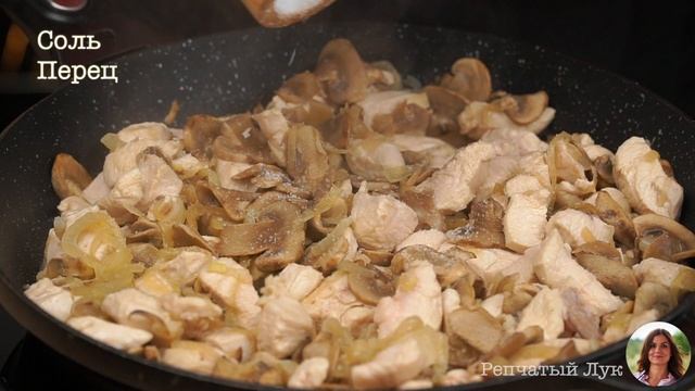 Очень вкусный жюльен с грибами, сметаной и курицей. Идеальная горячая закуска на праздничный стол смотреть онлайн