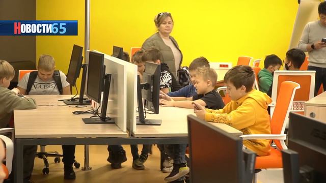 Первый год работы кибершколы «Кибер Уан» отметили в областном центре.