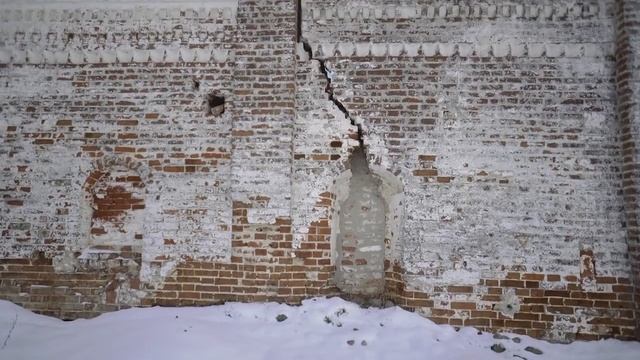 Кириллов - монастырь и лёд...