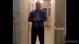 два мальчика катаются, не один