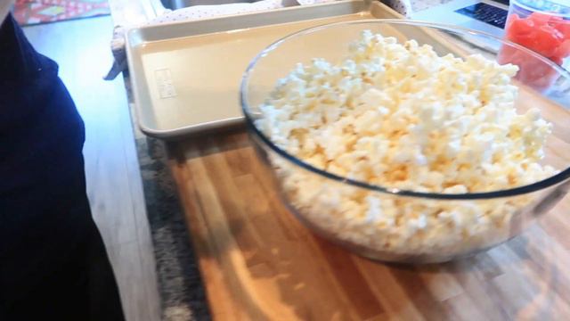 White Chocolate Marshmallow Popcorn | Valentine's Day Dessert смотреть онлайн