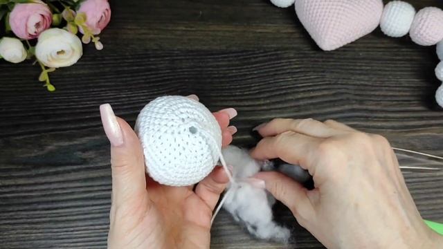 Игрушка крючком. Подвеска Зайка. МК. 1 часть. смотреть онлайн