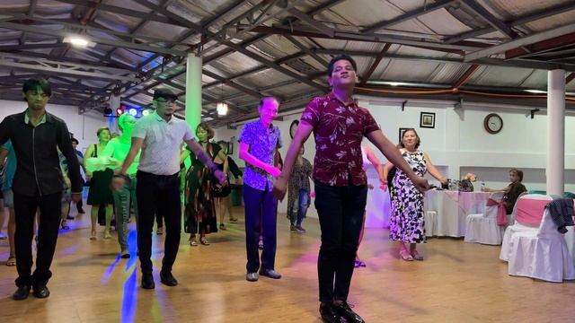 Hands Up by Ottawan - Line Dance смотреть онлайн