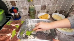 Отбивные из свинины с ананасом в духовке! вкусный и быстрый рецепт!