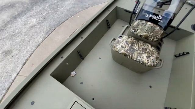 BEST All Around Boat for Fishing and Family? Tracker Grizzly 1860 CC! Bass Pro Shop Boats! смотреть онлайн