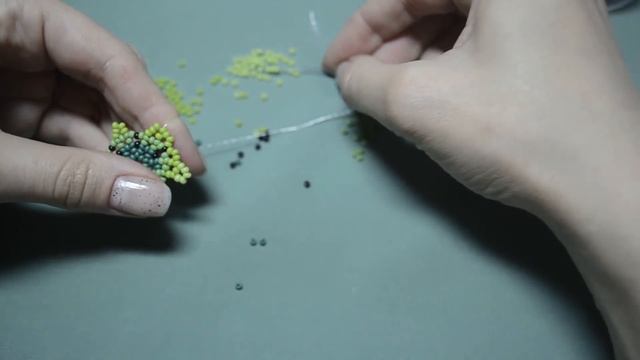 ? Серьги из бисера "Уичольские цветы". Бисероплетение. Мастер класс смотреть онлайн