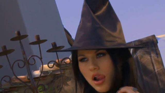 Becky LeBeau introduces Shyla Jennings. смотреть онлайн