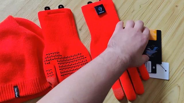 Обзор водонепроницаемых перчаток DexShell ThermFit Gloves (работают с сенсором) смотреть онлайн