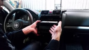 демонтаж штатной магнитолы фольксваген Джетта